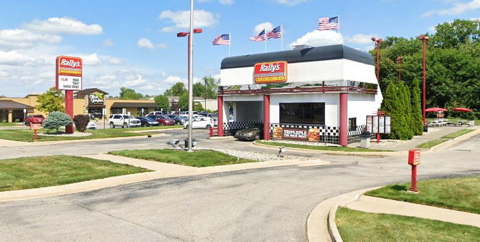 Hot n Now Hamburgers - Saginaw - 3588 Bay Rd (newer photo)